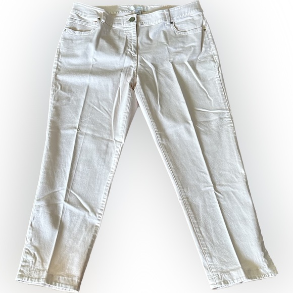 Chico’s size 2 Jean/Pant LIKE NEW - Picture 1 of 6